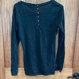 Gap: Black Long Sleeve Top. Gold buttons on back.